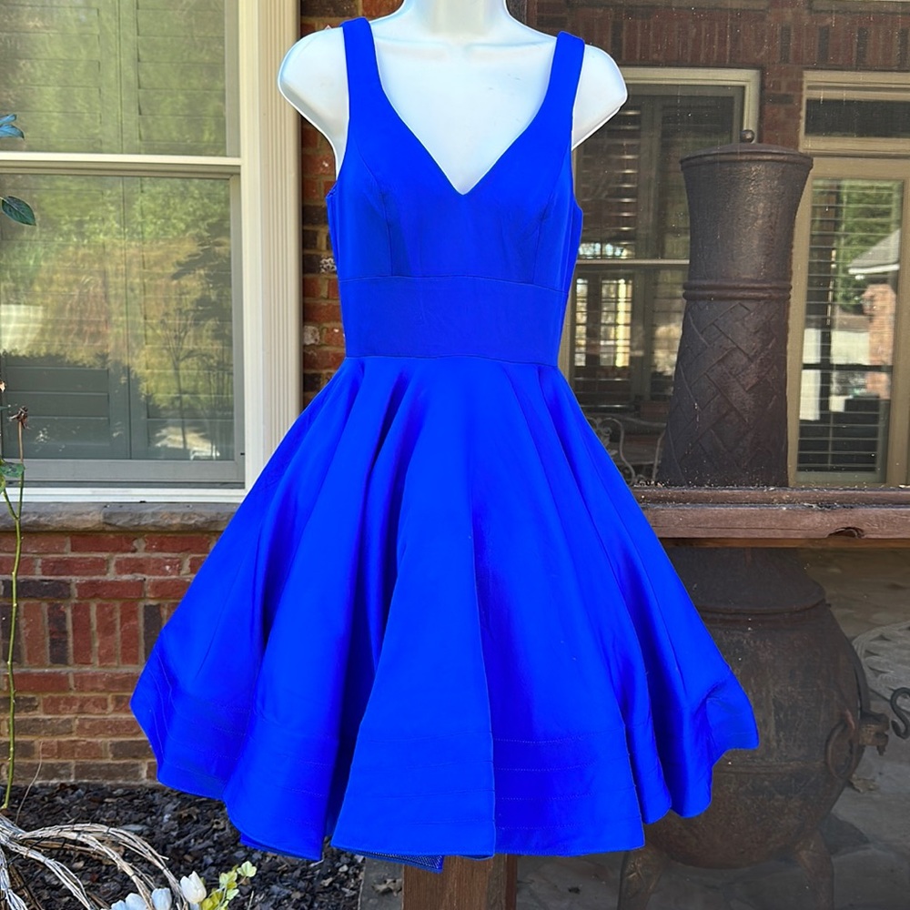 MAC DUGGAL, IEENA COCKTAIL DRESS NWT.